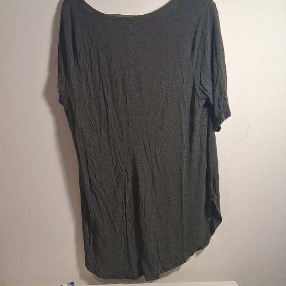 Torrid Green Asymmetrical Short Sleeve T-Shirt - Picture 3 of 3